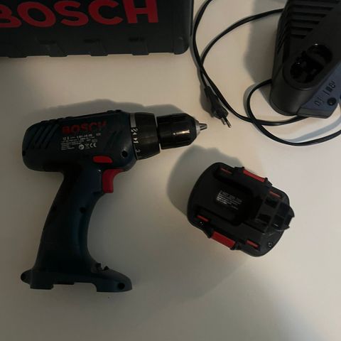 Bosch - Batteridrevet drill