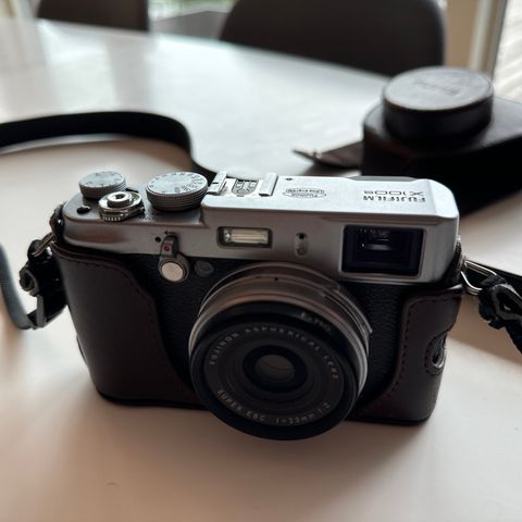 Fujifilm X100s