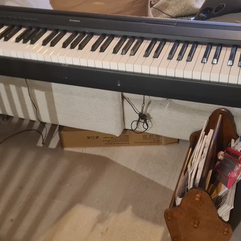 Yamaha P-85 digitalt piano