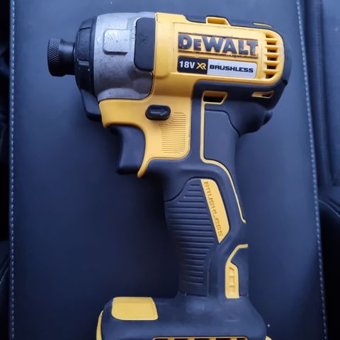 Lite brukt Dewalt slagtrekker DCF787