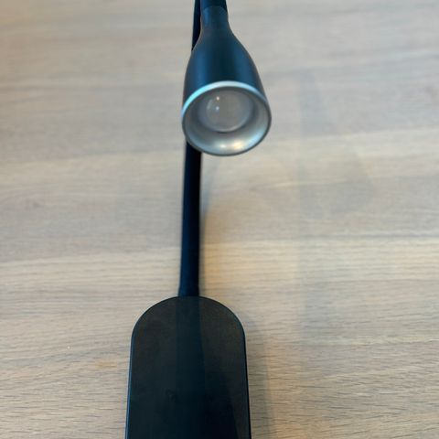 Vegghengte lamper med USB-inngang