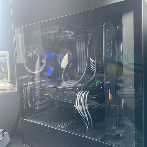 Nydelig nzxt pc