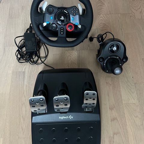 Logitech G29 ratt, pedaler og girspak