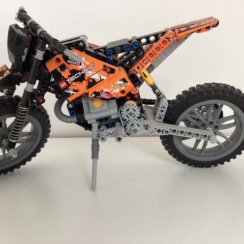 Lego technic 42007 motorsykkel