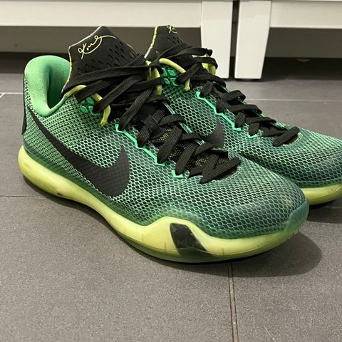 Nike Zoom Kobe 10 «Vino» str 44 / 10us - Kobe Bryant