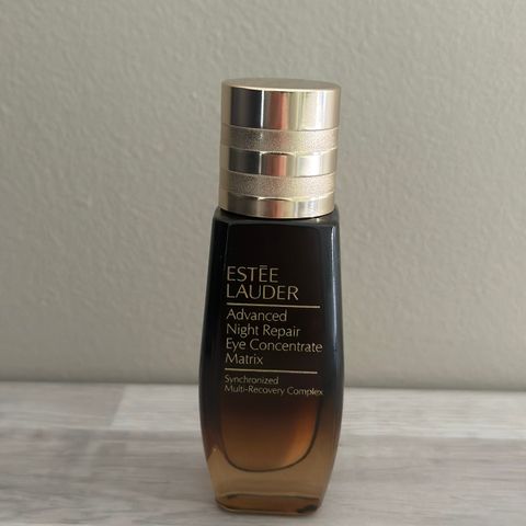 Estée Lauder øyeserum