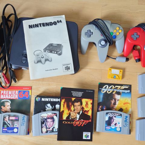 Nintendo 64 med  2 kontroller, 7 spill + memorycard