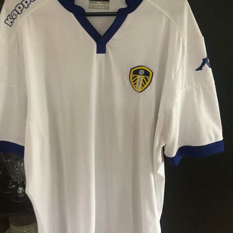 Leeds United 15/16 hjemmedrakt