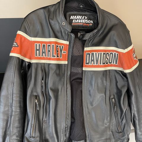 Diverse Harley-Davidson klær, og mc-utstyr