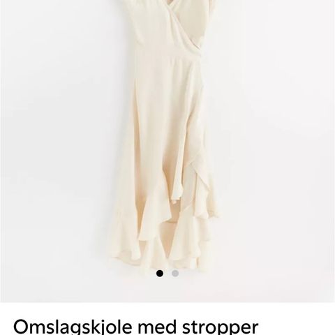 Nydelig omslagskjole med volang fra Lindex