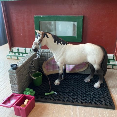 Schleich vaskespilt m/hest