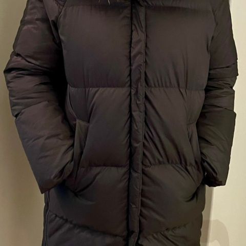 Dun parkas fra Max Mara med avtagbar pelskrage