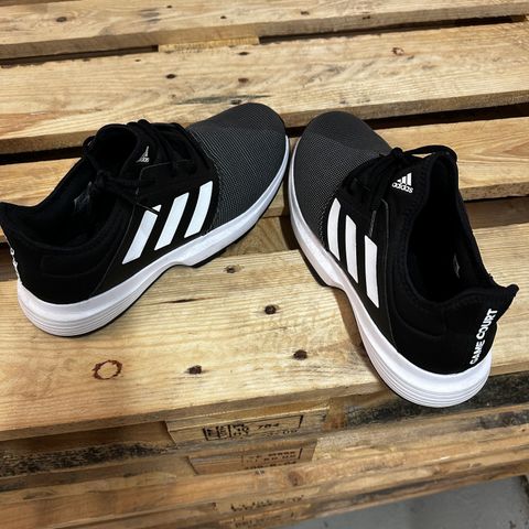 Adidas sko 43 1/3 uk 9