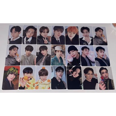 ATEEZ (100+ photocards)