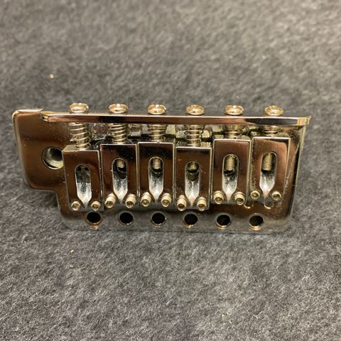 Stratocaster type tremolo