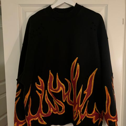 Palm Angels Garment Dye Graffiti Flames genser