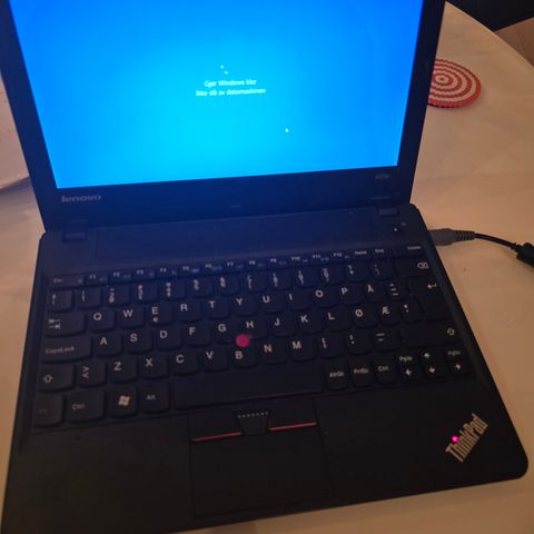 Lenovo x121e