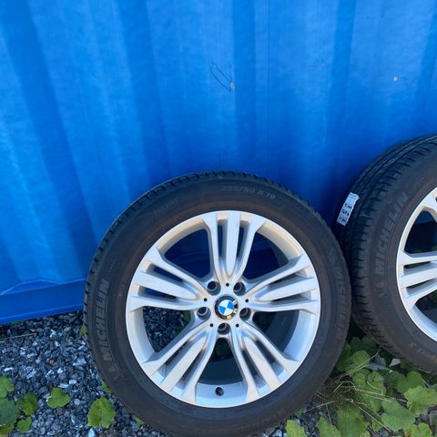 19″  Felger komplett til BMW X5/X6. Gode sommerdekk