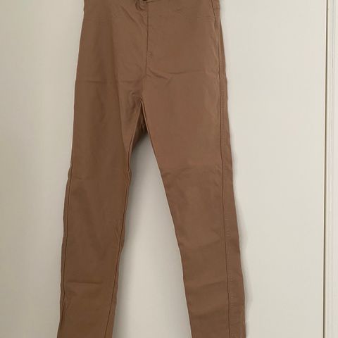 Beige og Svart leggings/ bukse str S selger for kr 100 pr stk