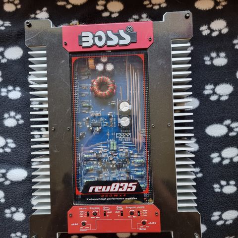 BOSS REV 835