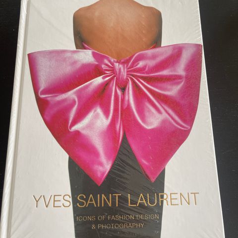 Yves Saint Laurent bok