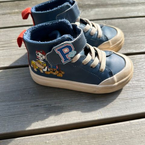 Paw patrol sneakers str 24