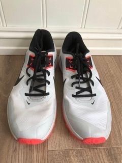 Nike CJ0813 hvit/ svart innesko str 44,5