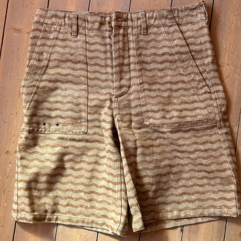 Superfin shorts fra Acne. Str. 46