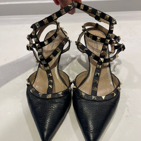 Valentino rockstud leather pumps