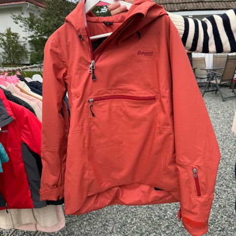 Bergans Stranda insulated hybrid jacket (dame)