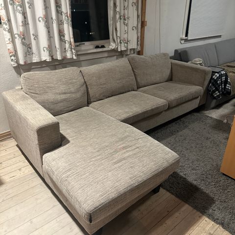 Treseter sofa med sjeselong