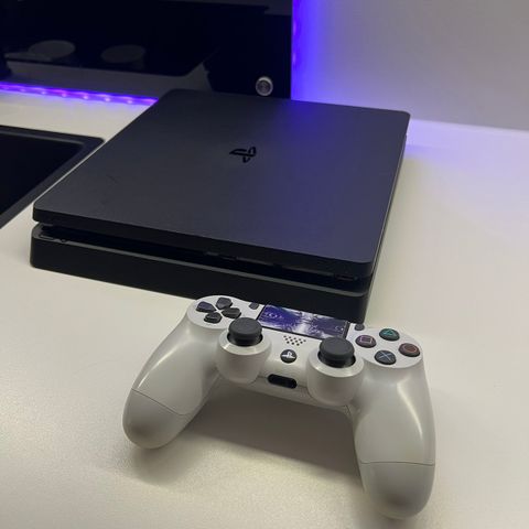 Playstation 4 Slim 1TB