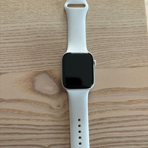 Apple Watch SE 44mm 4G Aluminium (sølvfinish