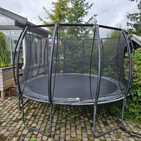 Stor kvalitets trampoline velholdt, vinterlagret