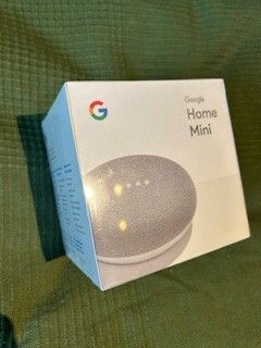 Google home mini i uåpnet eske