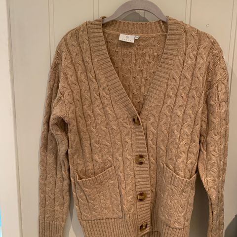 Kabelstrikket cardigan