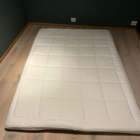 Overmadrass fra Ikea 140x200