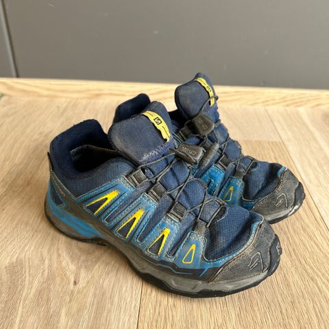 Salomon Goretex str 33