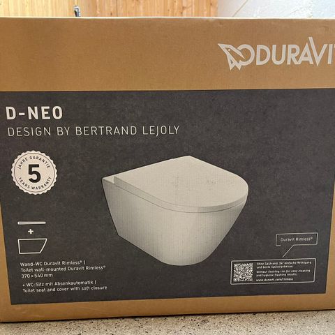 Duravit D-Neo vegghengt toalett med toalettsete