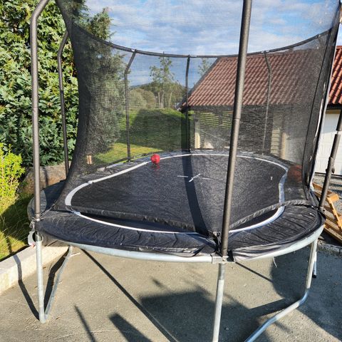 Stor oval trampoline