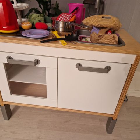 Lekekjøkken Ikea m/div greier