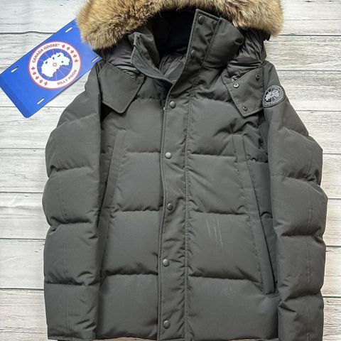 Canada Goose wyndham black Badge