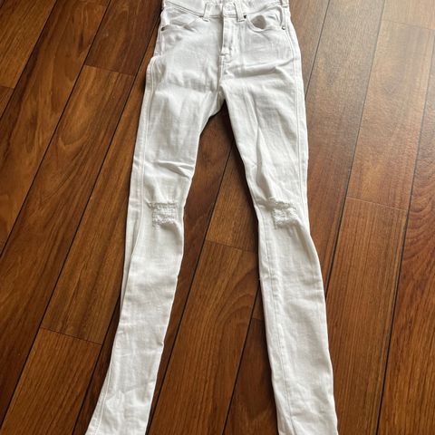 Dr Denim skinny jeans m/ hull str S selges hbo 100kr