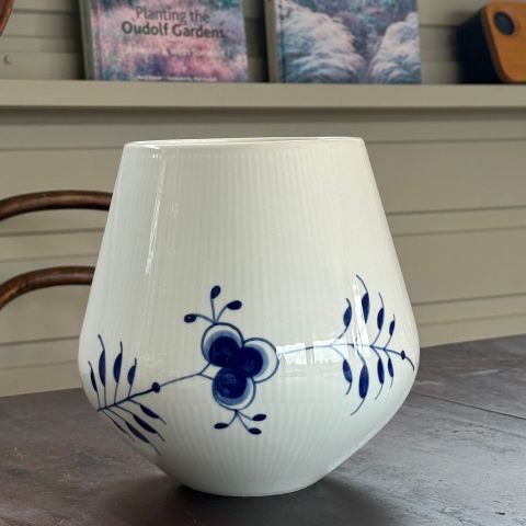 Royal Copenhagen Blå  mega riflet 20,5 cm. vase