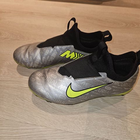 Nike jr Zoom Vapor 15 str 37.5