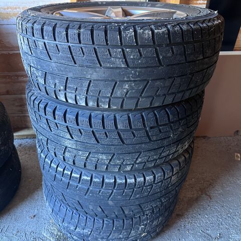 235/65 R17 Vinter dekk med felg