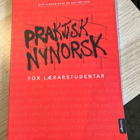 Praktisk nynorsk for lærarstudentar