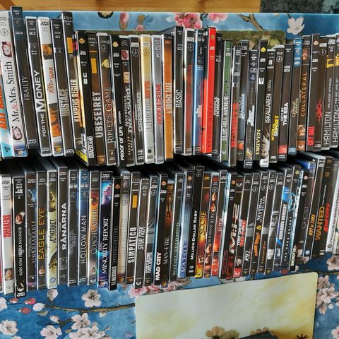 DVD samling og DVD-spiller selges