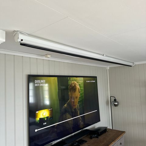 Elite screens 130’’ Elektrisk lerret