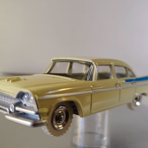 DODGE ROYAL SEDAN 1957. Skala 1/43.  Produsent Dinky Toys .  Editions Atlas.